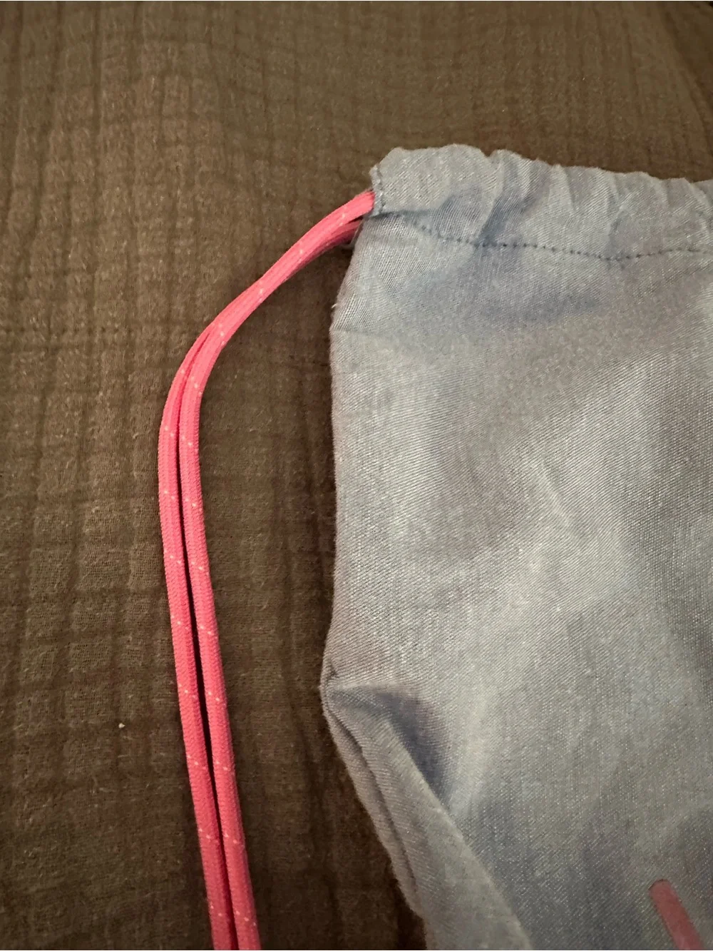 Vineyard Vines Oxford Blue Drawstring Bag with Pink Flamingo & Green Alligator
